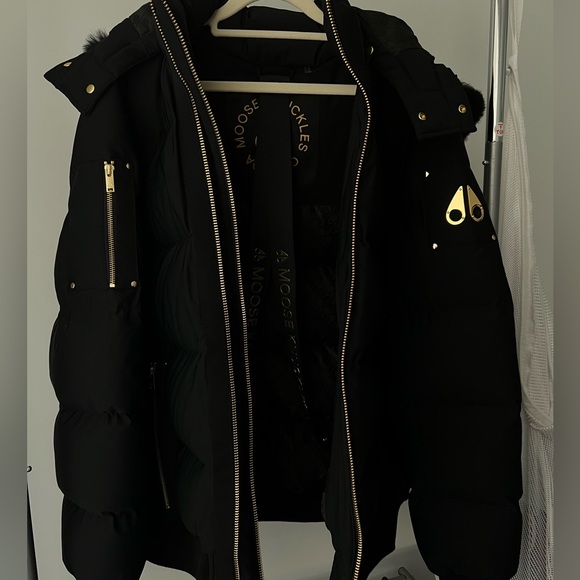 Moose Knuckles - Puffer Jacket to Druffle Bag - Picture 7 of 16